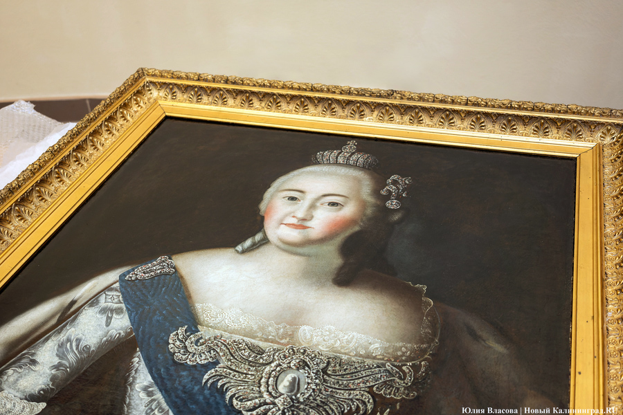 В Калининград привезли портрет и шпагу императрицы Елизаветы (фото)