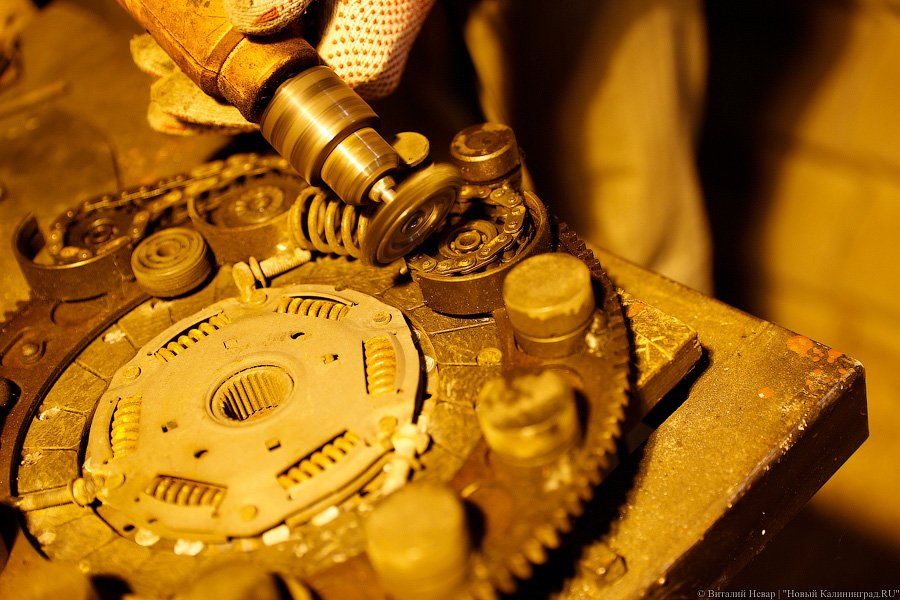 Смотришь на деталь и видишь хвост: житель Гвардейска создаёт трансформеров