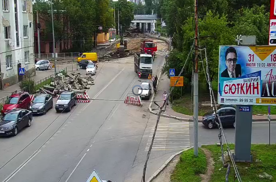 На перекрытом участке улицы Киевской снова застрял грузовик