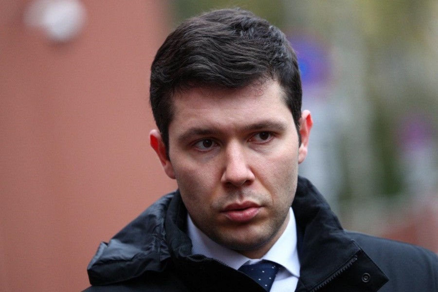 Алиханов: на учет в службу занятости в среднем становится около 600 безработных в день