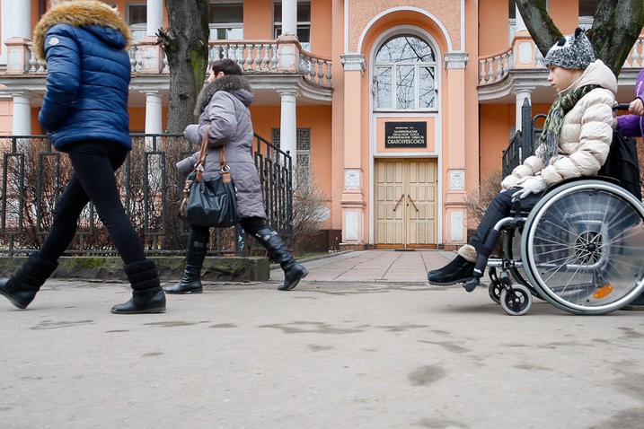 Перед выборами калининградским бюджетникам значительно увеличили зарплату