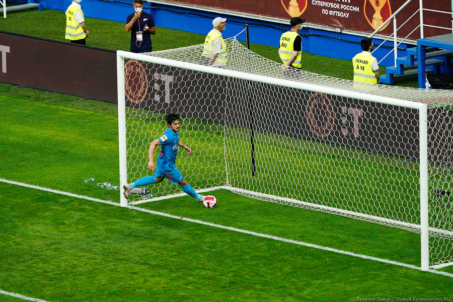 Три гола в одни ворота: как «Зенит» взял Суперкубок в Калининграде (фото)