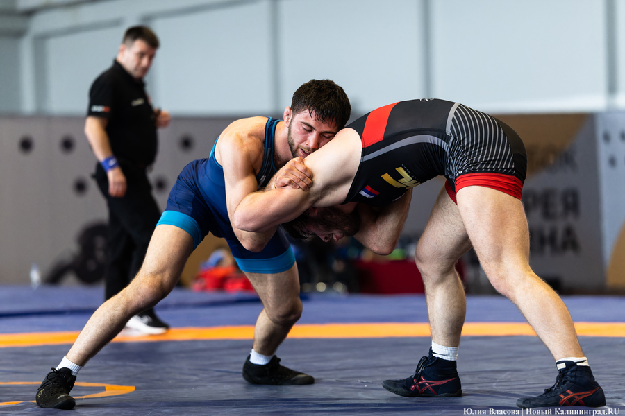 На пределе сил: в Калининграде прошел турнир по борьбе на Кубок Андрея Шумилина (фото)