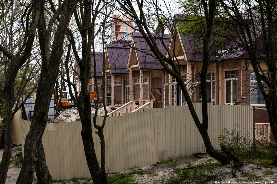 Монополия на пляж: как выглядит скандальное кафе в Зеленоградске, которое власти называют «НТО» (фото)