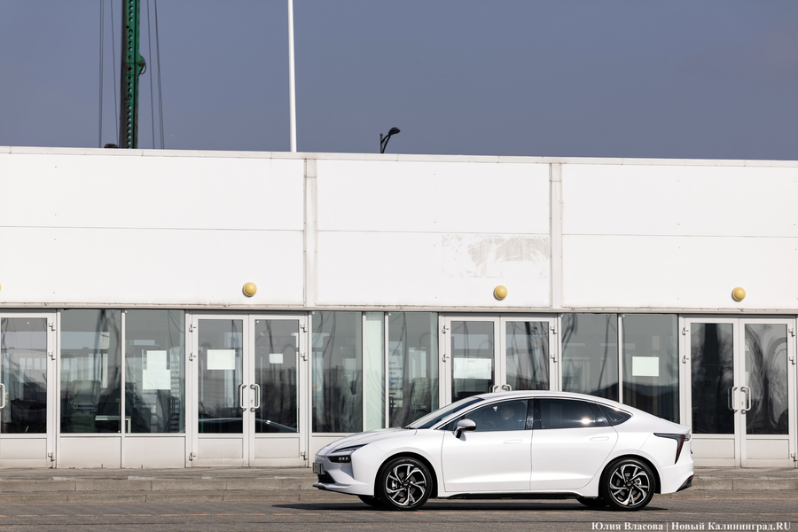 Извоз на киловаттах: в Калининграде появились первые электротакси (фото)