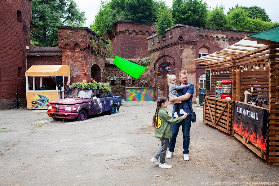 «Гастрономический» бастион: как работает новая стрит-фуд зона на Гвардейском