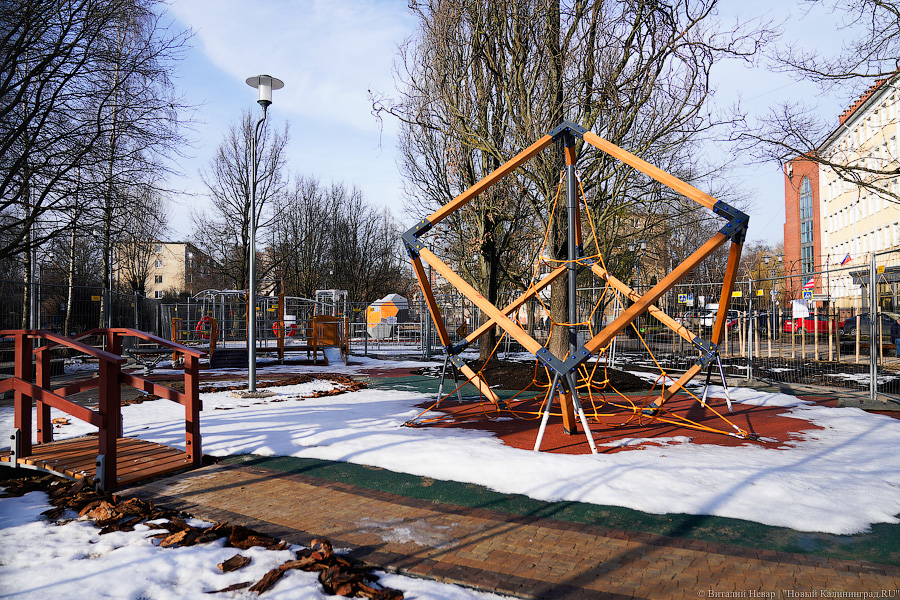 Как выглядит обновленная пешеходная зона на улице Рокоссовского без снега (фото)