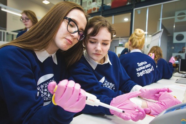 Где подростки проводят исследования и как готовятся к выбору профессии?