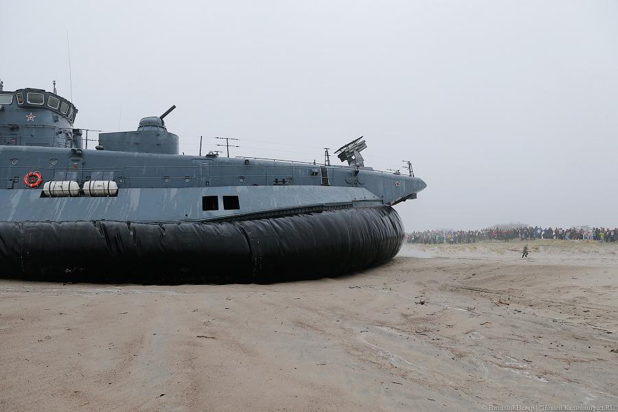 Сквозь песок и грязь за кашей: «Гонка героев» в Калининграде