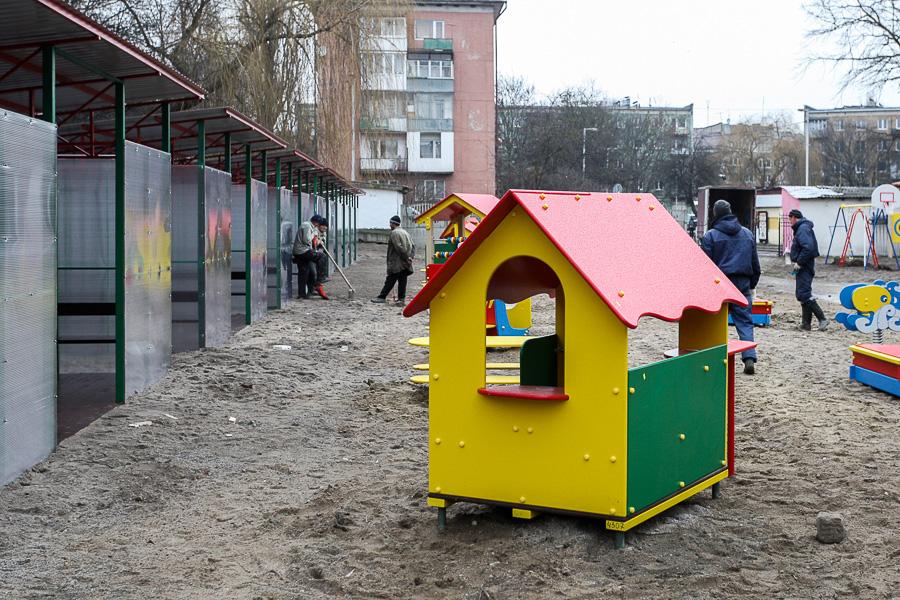 «До завтра не достроим!»: губернатор и мэр собрались открывать неготовые детсады