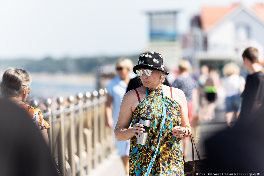 Опалённые солнцем: что происходит в Зеленоградске в рекордную жару (фото)