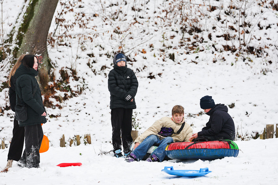 Полет на санках: как в Центральном парке Калининграда с горки катаются (фото)