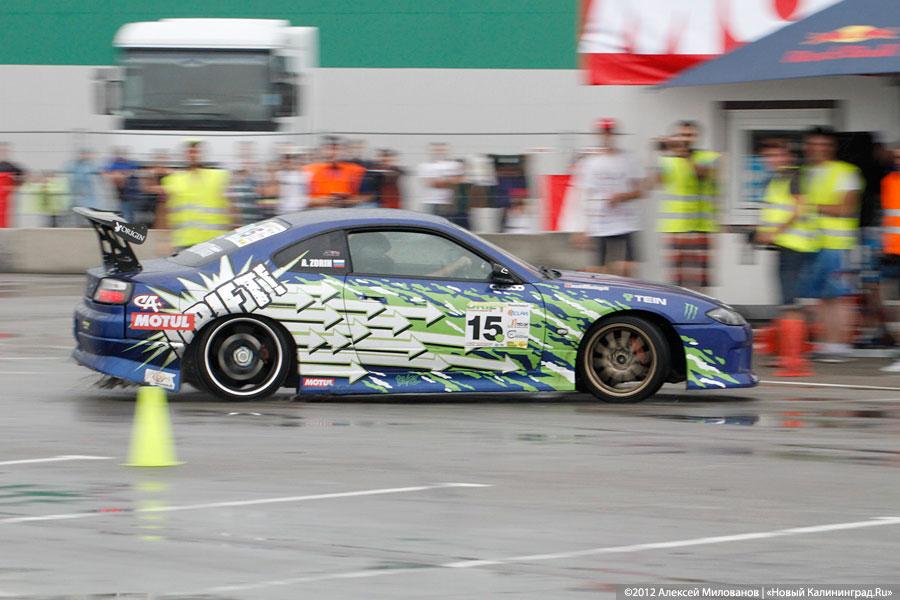 «Скользящие»: фоторепортаж с дрифт-шоу