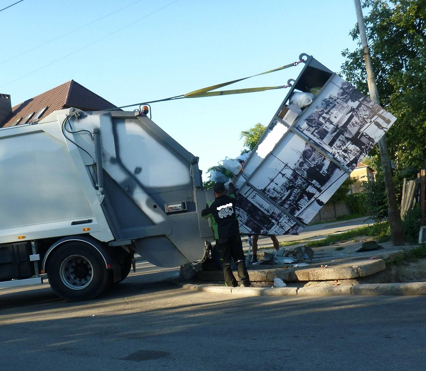 В городе появились мусорные контейнеры с фотографиями Кенигсберга