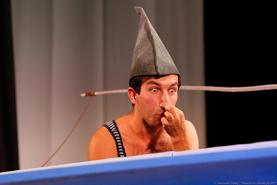 Попались на удочку: как прошла премьера спектакля «Рыбалка с Чеховым»