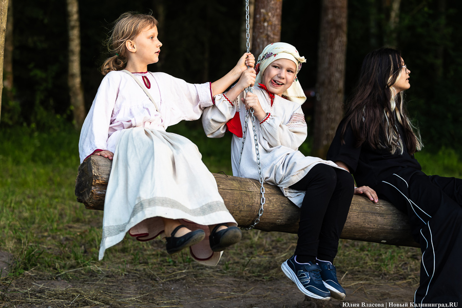 В свете пламени костра: как в Ушкуе отмечали праздник Ивана Купалы (фото)