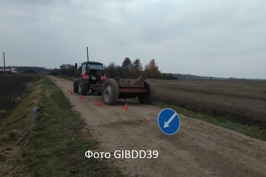 В поле под Полесском мужчина попал под колеса трактора (фото)