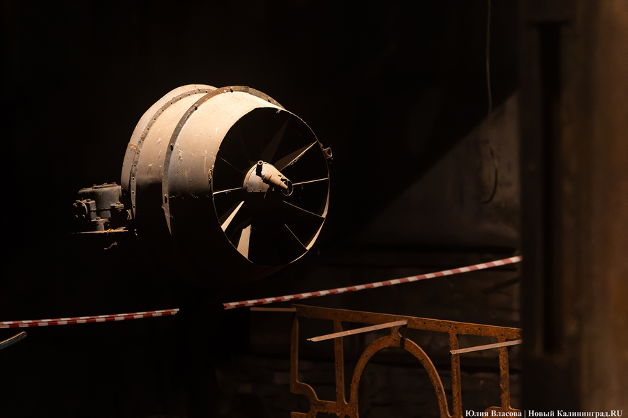 Индустриальные смыслы «Смены»: как прошёл фестиваль света в Кузнечном цехе (фото)