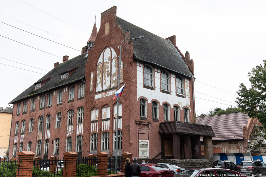 «Последствие равнодушного созерцания»: как гибнет здание матросского клуба в Балтийске