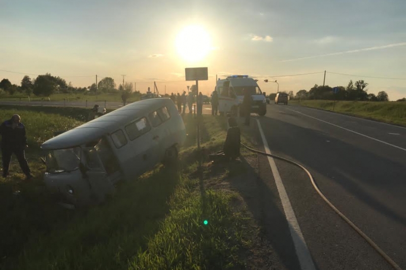 Под Славском водитель «Ауди» потерял сознание, съехал в поле и врезался в забор