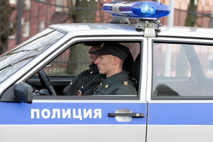 «К несению службы приступить!»: парад полиции у памятника 1200 гвардейцам