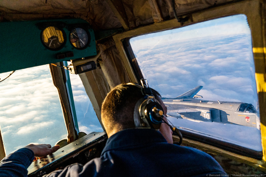 Летчики Балтфлота отрабатывают дозаправку в воздухе. Фоторепортаж «Нового Калининграда»