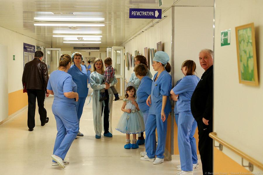 «Он настоящий»: региональный кардиоцентр посетил Дед Мороз из Великого Устюга