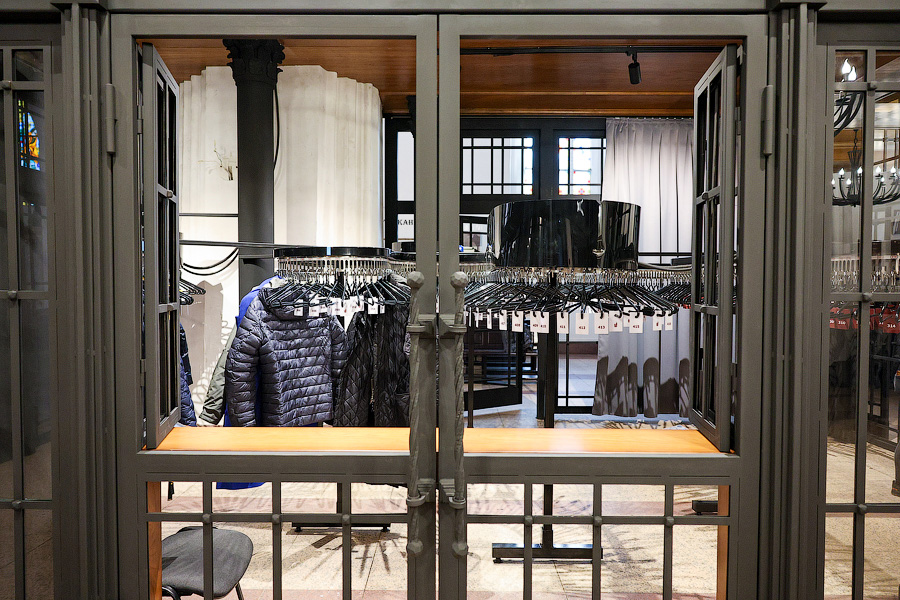 «Подправить строгость готики по ГОСТу»: в Кафедральном соборе реконструировали фойе (фото)