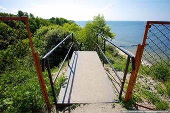 Власти Донского решили продолжить строительство лестницы-спуска к морю