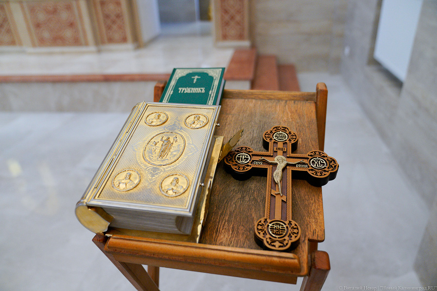 Богослужение в масках: в Калининграде прошла первая литургия в новом храме (фото)