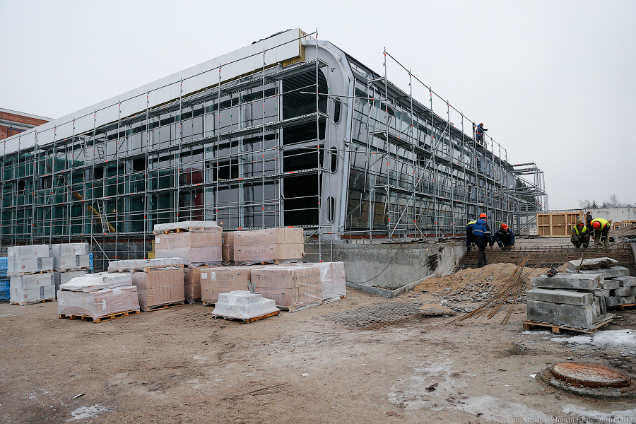 В ожидании «окон»: какими темпами реконструируется «Храброво» (фото)