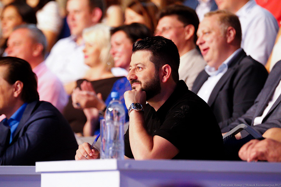 «И табло сорвало с петель»: как прошёл «Голосящий КиВиН» в «Янтарь-холле»