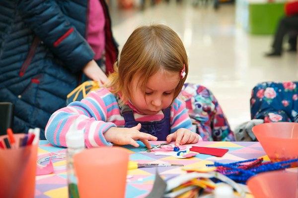 Не пропустите детский мастер-класс по созданию многослойной открытки в ТК «Мега»