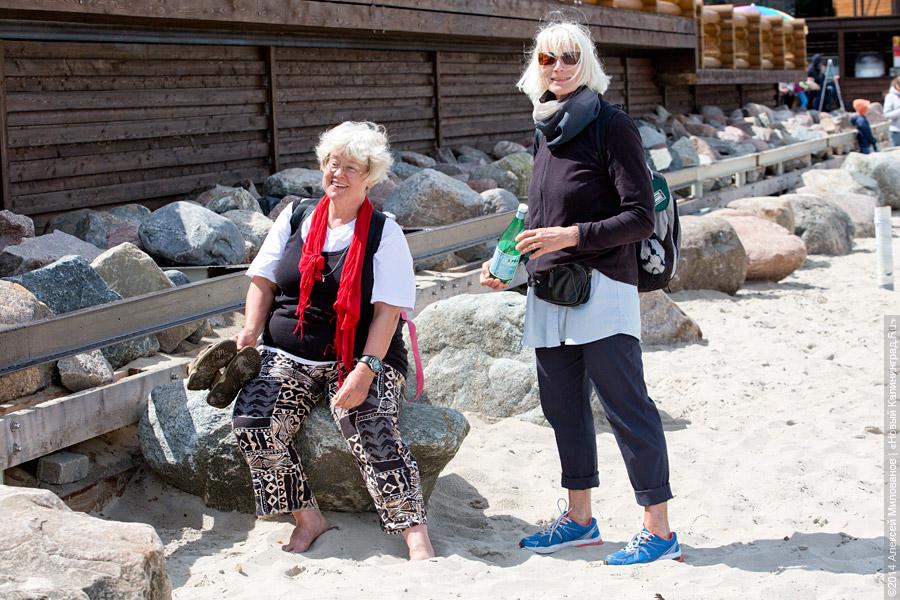 Машина «по потребности»: польский агрегат начал чистить песок на пляже Зеленоградска