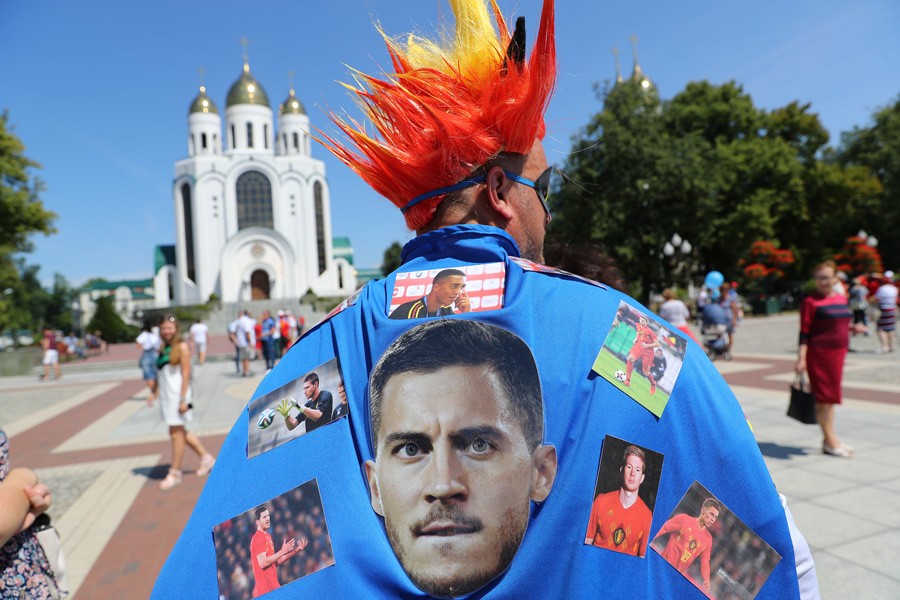 Captain Vodka: болельщики сборных Англии и Бельгии на улицах Калининграда (фото)