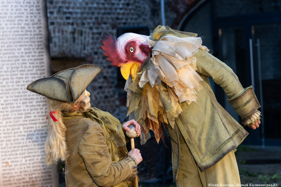 Не кантовать: в башне «Врангель» сыграли спектакль про Канта