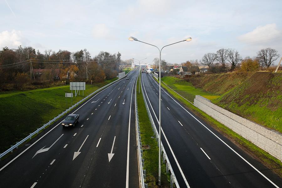 Посадить дерево и открыть трассу: как губернатор добрые дела делал