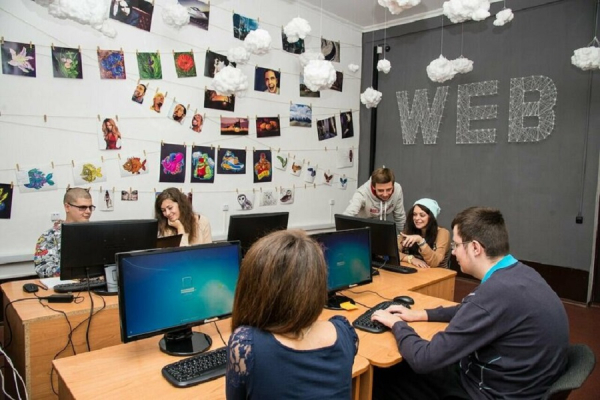 Школьников и студентов Калининграда бесплатно обучат программированию и дизайну
