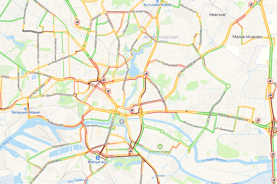 Из-за снегопада и ДТП Калининград встал в десятибалльных пробках