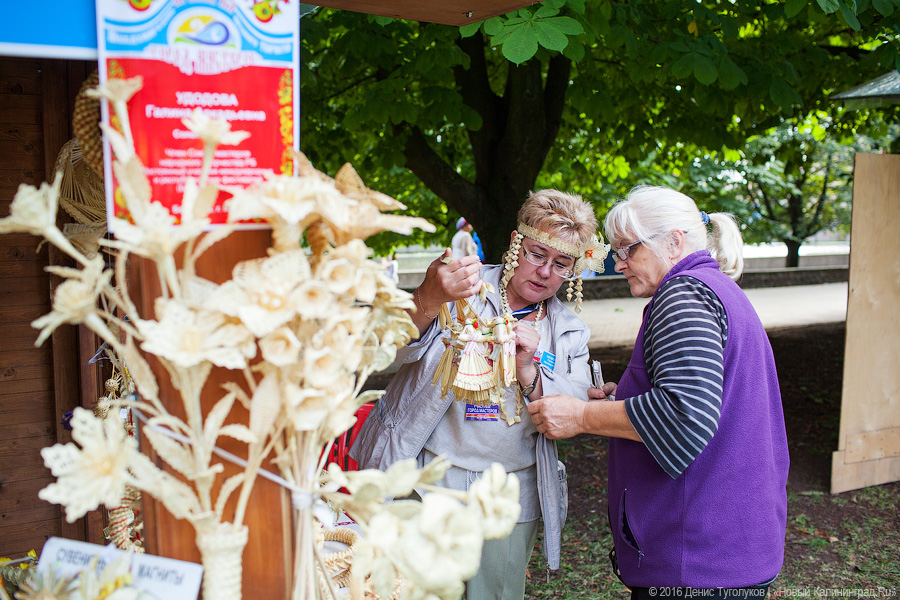 Тарелочка с голубой каёмочкой: что продавали на ярмарке «Город мастеров»