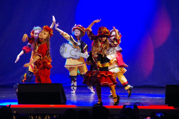 «Тсс, это только для девочек!»: театр моды «TE FiTi» объявляет набор