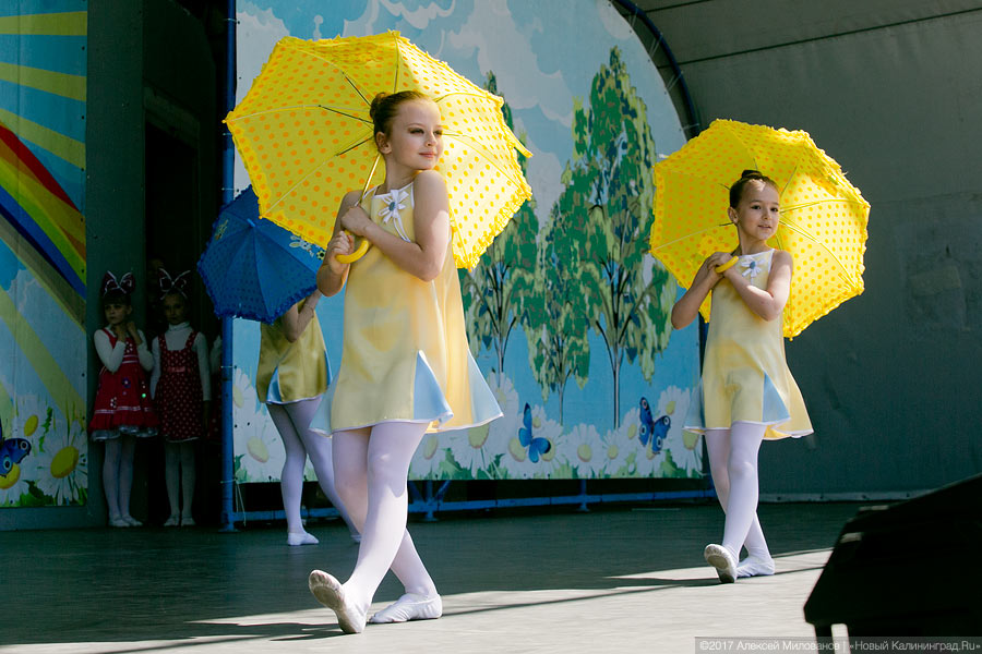 «Пляши от души»: в Центральном парке Калининграда лето встретили танцами