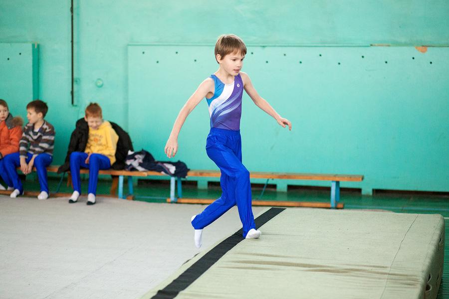 «Прыгучий спорт»: фоторепортаж с соревнований по прыжкам на батуте