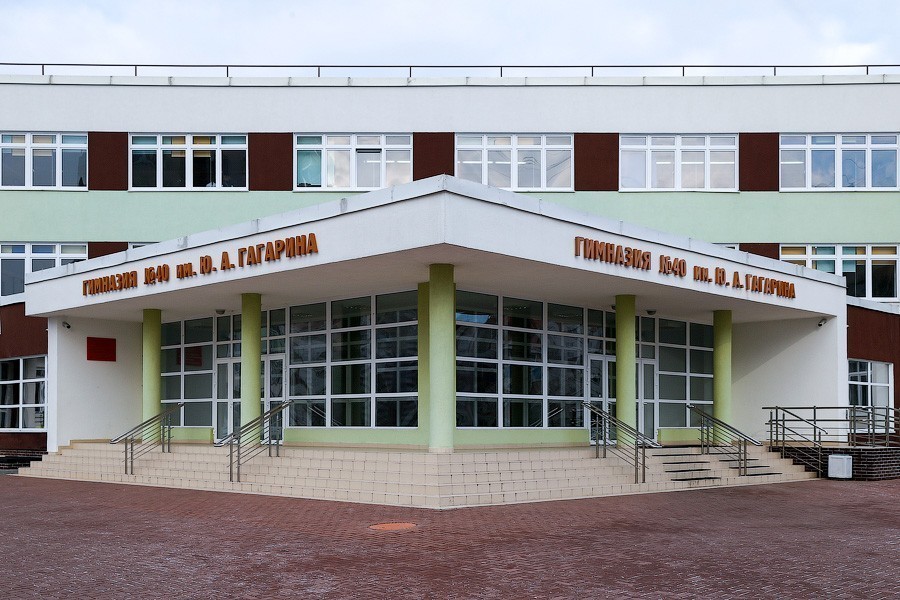 Алиханов заявил о травле в гимназии № 40. Теперь там жалуются на СМИ