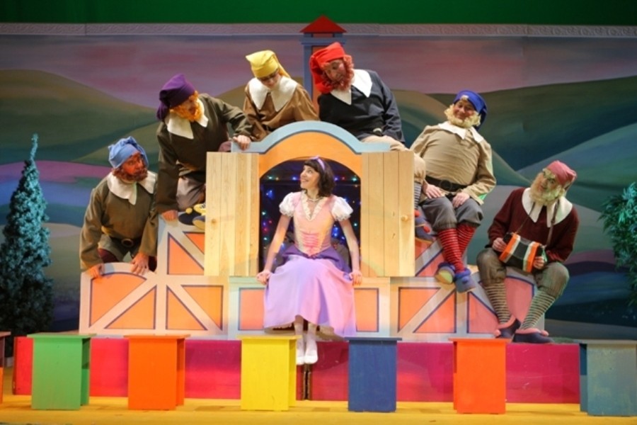 В драмтеатре Дед Мороз устроит новогодний сказочный калейдоскоп