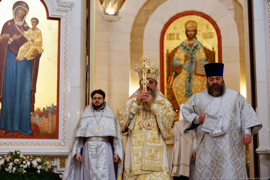 Без проруби, но с литургией: в Храме Христа Спасителя провели праздничную службу (фото)