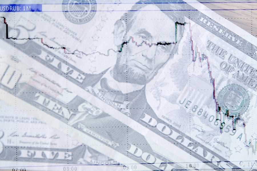 ЦБ санкционировал работу форекс-дилеров в России