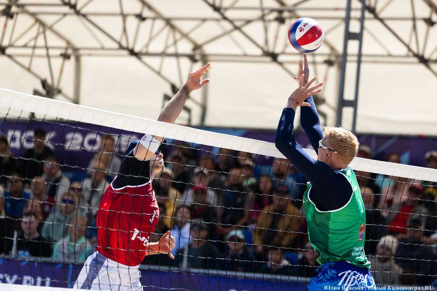 Триумф в непогоду: как прошёл этап Чемпионата России по пляжному волейболу (фото)