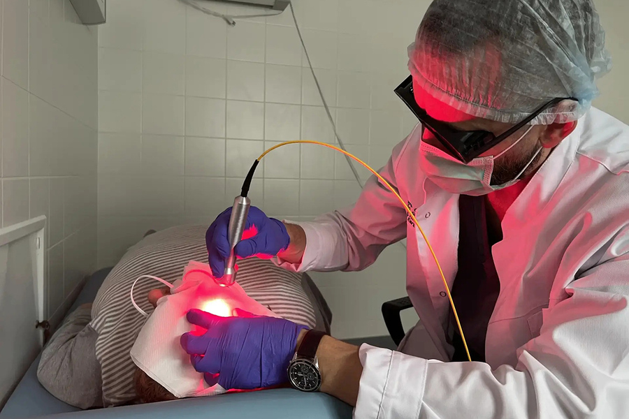 Онкоцентр заявил о внедрении методики разрушения опухоли кожи световыми волнами