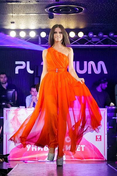 «Если мир не разрушит красоту»: в «Платинуме» выбрали самую красивую студентку 